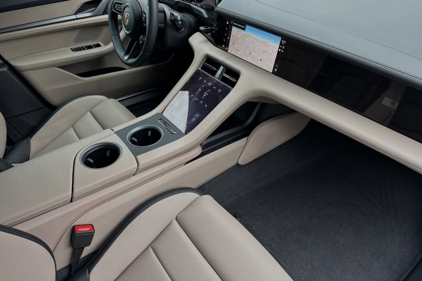 2025 Porsche Taycan 4S photo 15