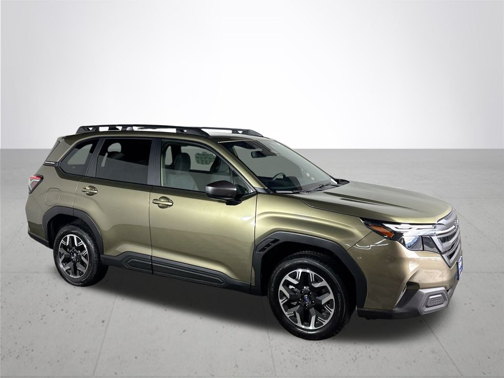 2025 Subaru Forester Premium photo 4