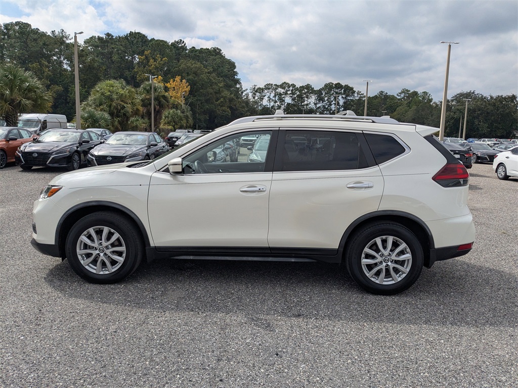 2020 Nissan Rogue SV photo 3