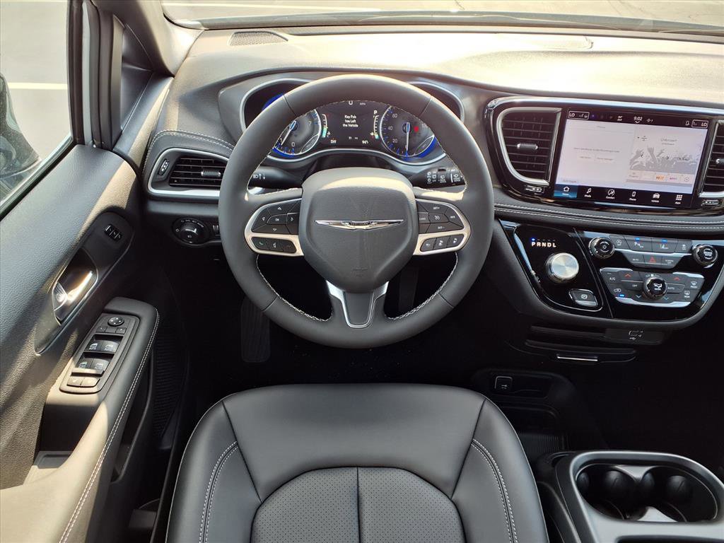 2026 Chrysler Pacifica photo 4