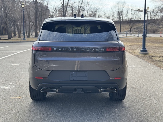 2025 Land Rover Range Rover Sport SE photo 4