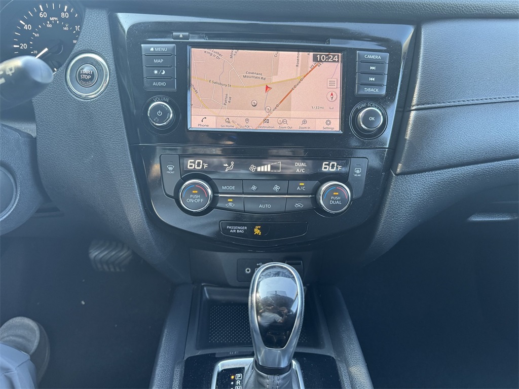 2018 Nissan Rogue SV photo 24