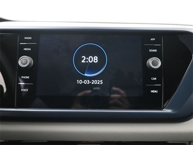 2023 Volkswagen Taos SE photo 2