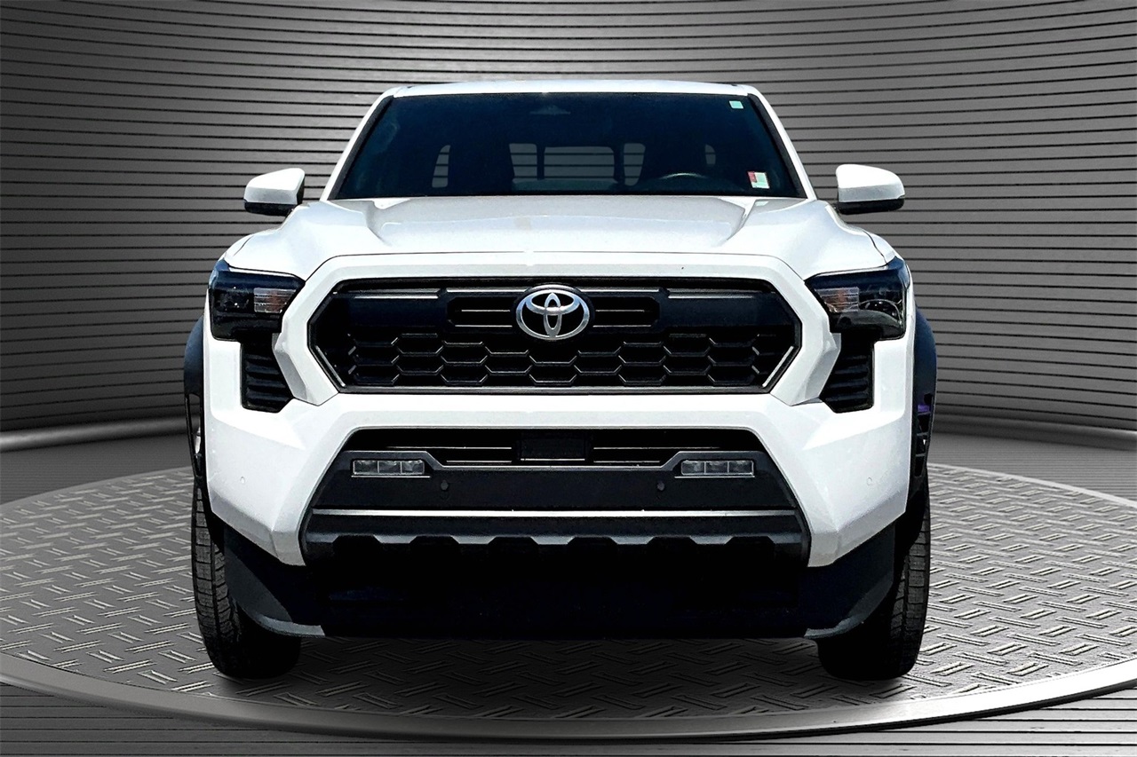 2024 Toyota Tacoma TRD photo 2