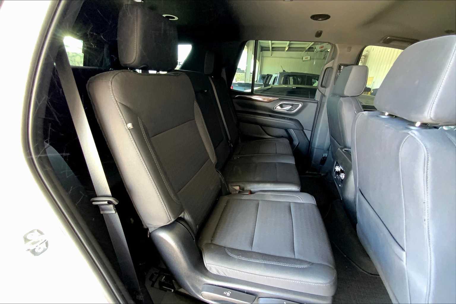 2024 Gmc Yukon SLE photo 18