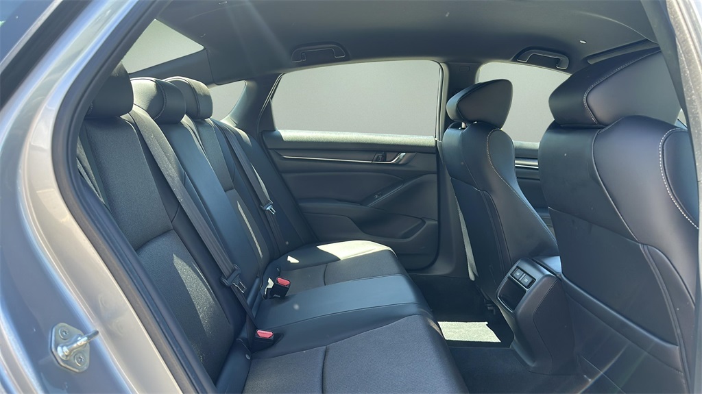 2022 Honda Accord Sport photo 11