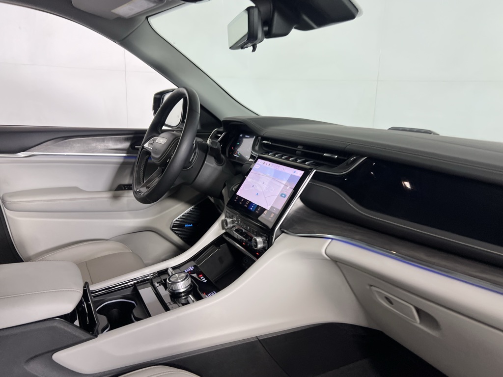 2022 Jeep Grand Cherokee Overland 4xe photo 28