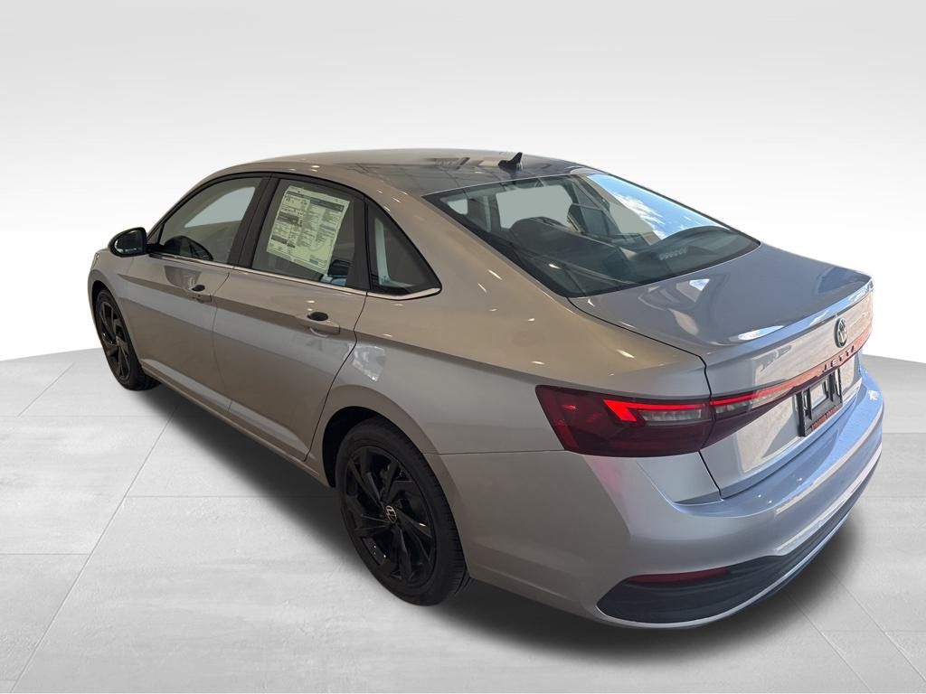 2025 Volkswagen Jetta 1.5T SE photo 3