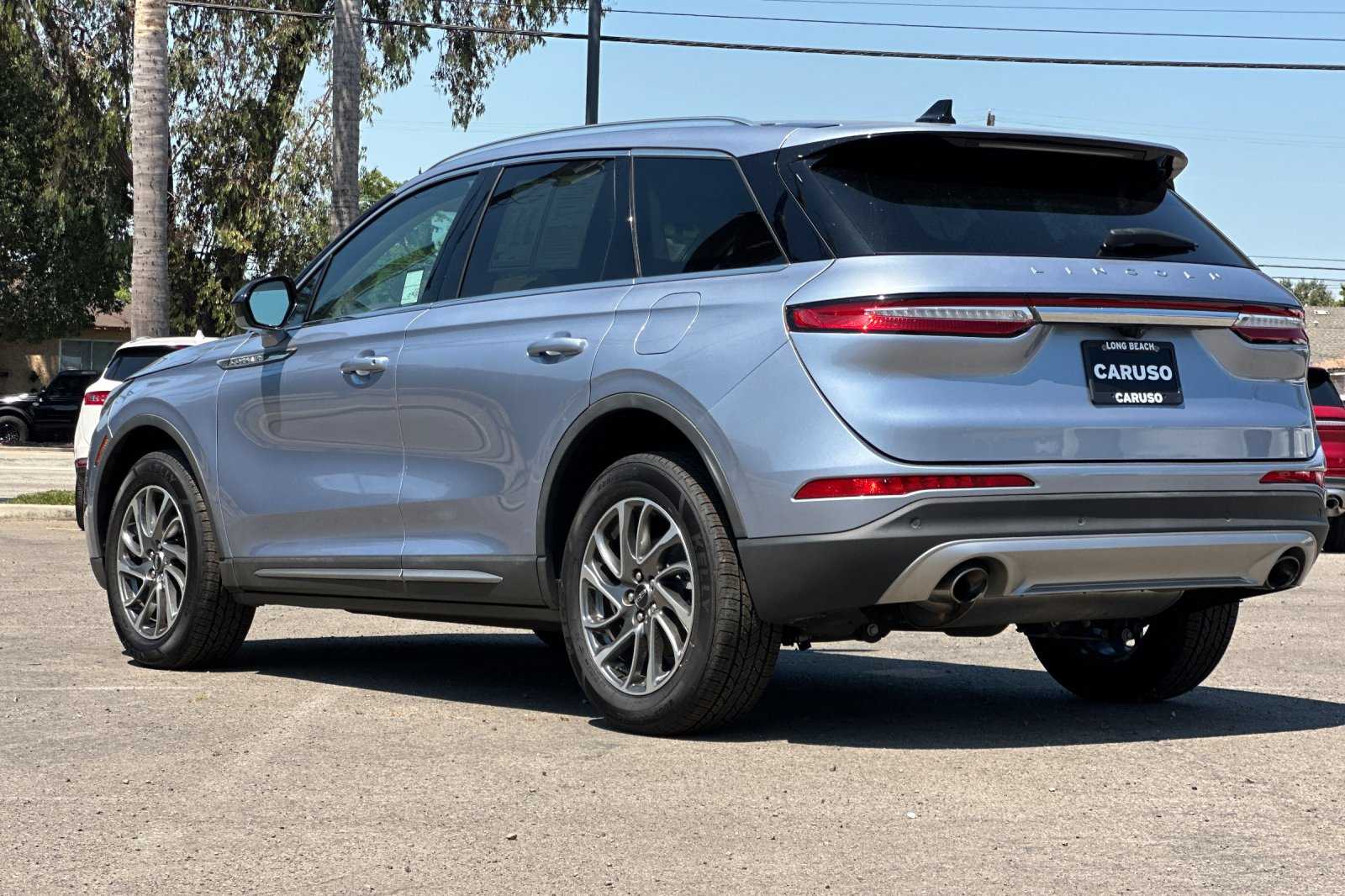 2022 Lincoln Corsair Standard photo 3