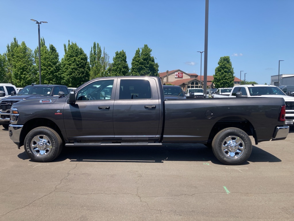 2025 Ram 3500 Tradesman photo 4