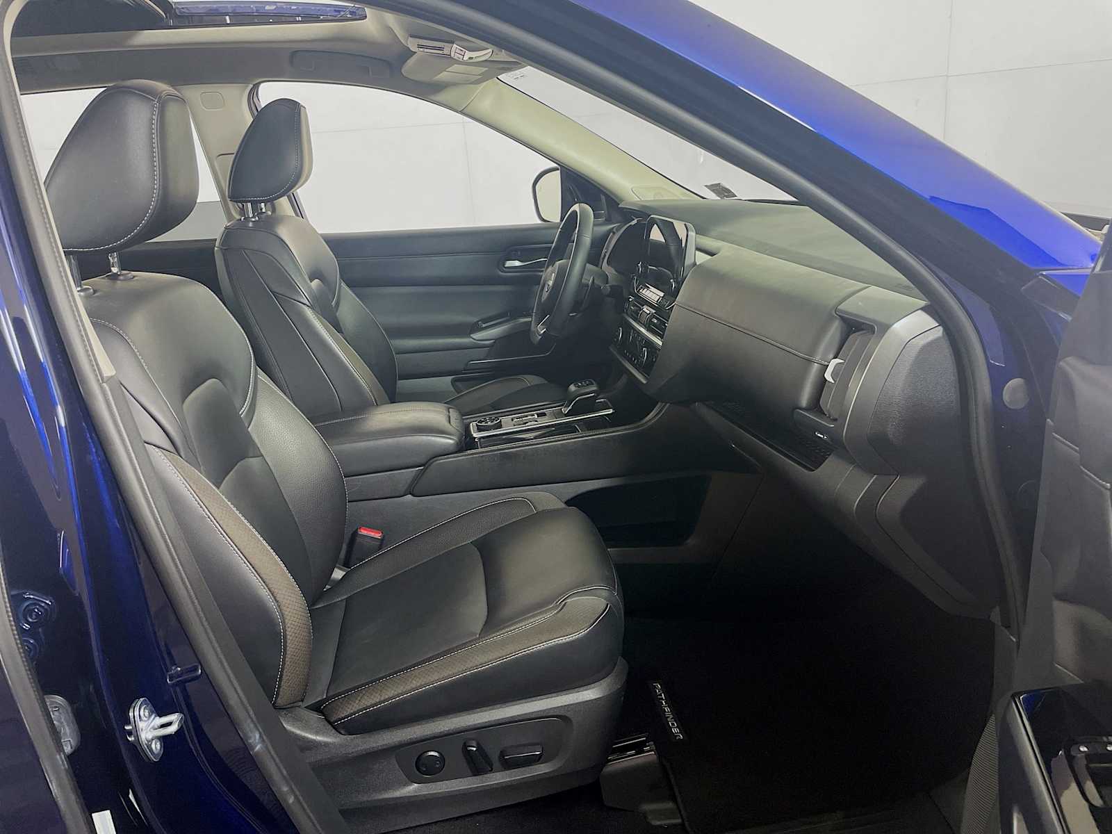 2023 Nissan Pathfinder SL photo 28