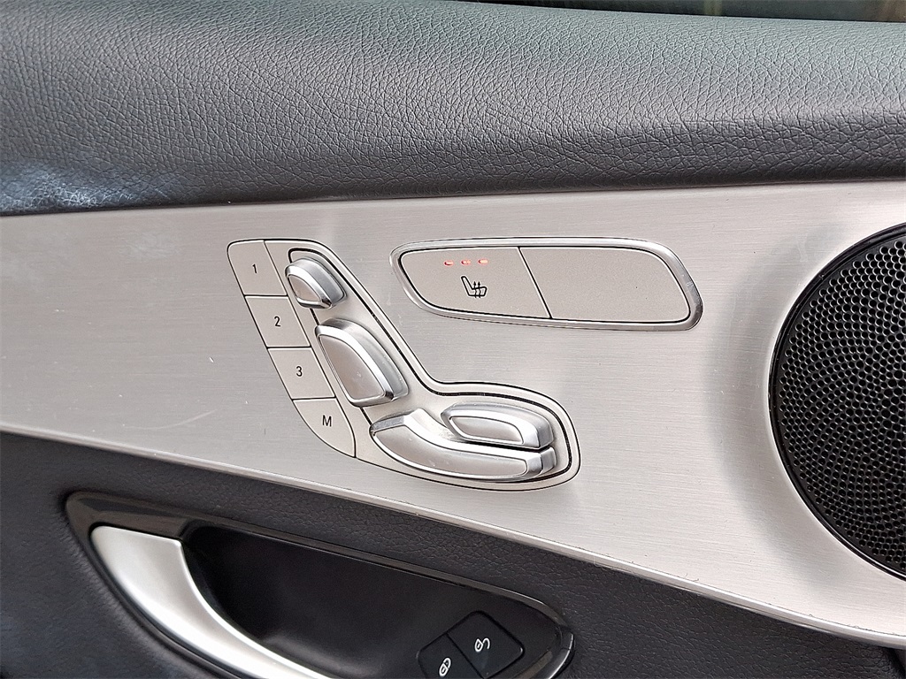 2019 Mercedes Benz GLC 300 4MATIC photo 22