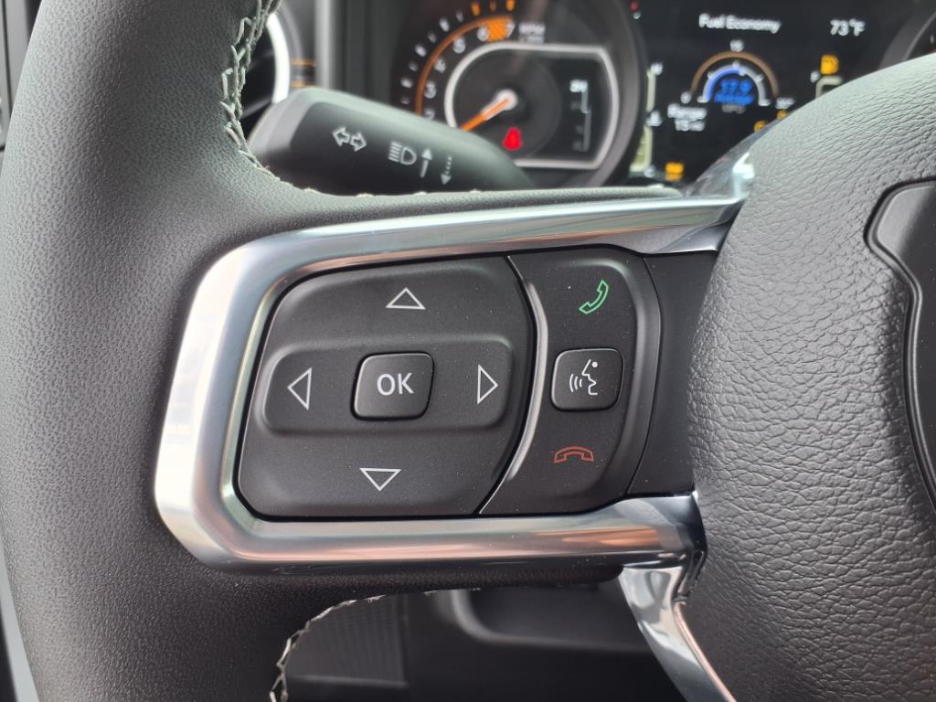 2025 Jeep Wrangler Sahara photo 11