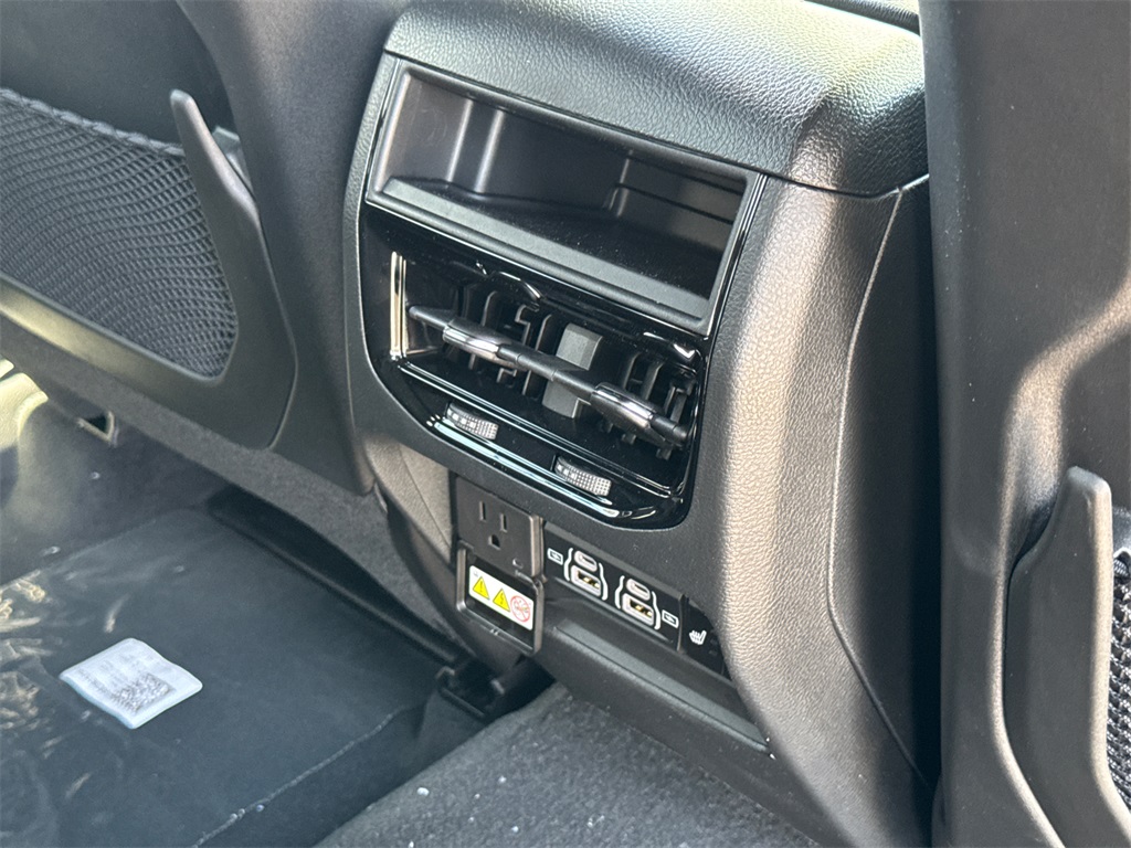 2025 Jeep Grand Cherokee Limited photo 14
