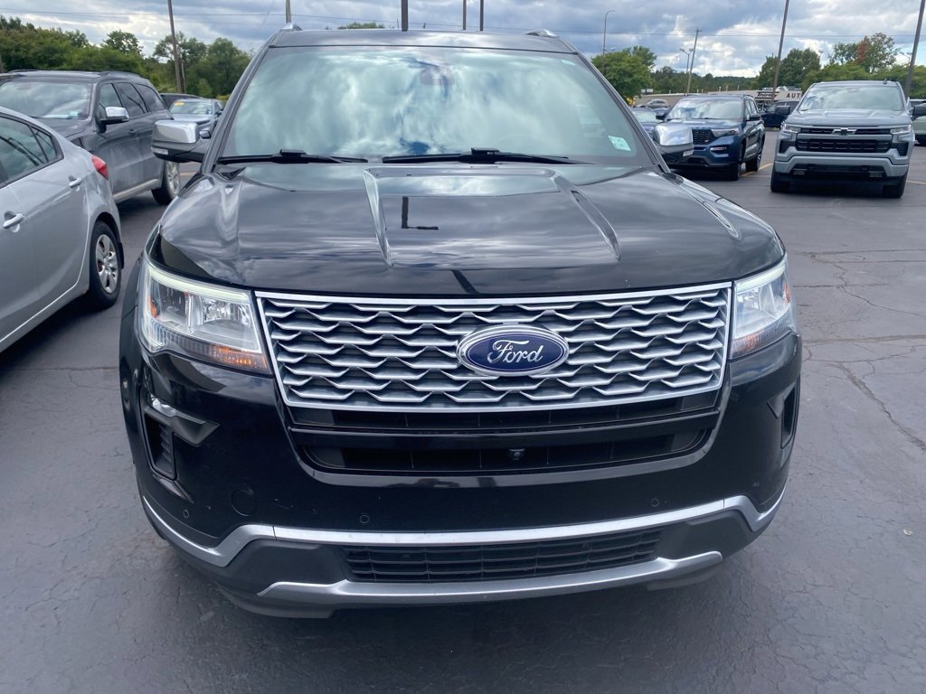 2019 Ford Explorer Platinum photo 2