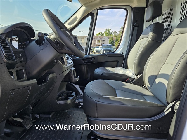 2025 Ram ProMaster 2500 Tradesman photo 3