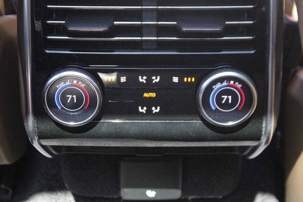 2023 Land Rover Range Rover SE photo 33