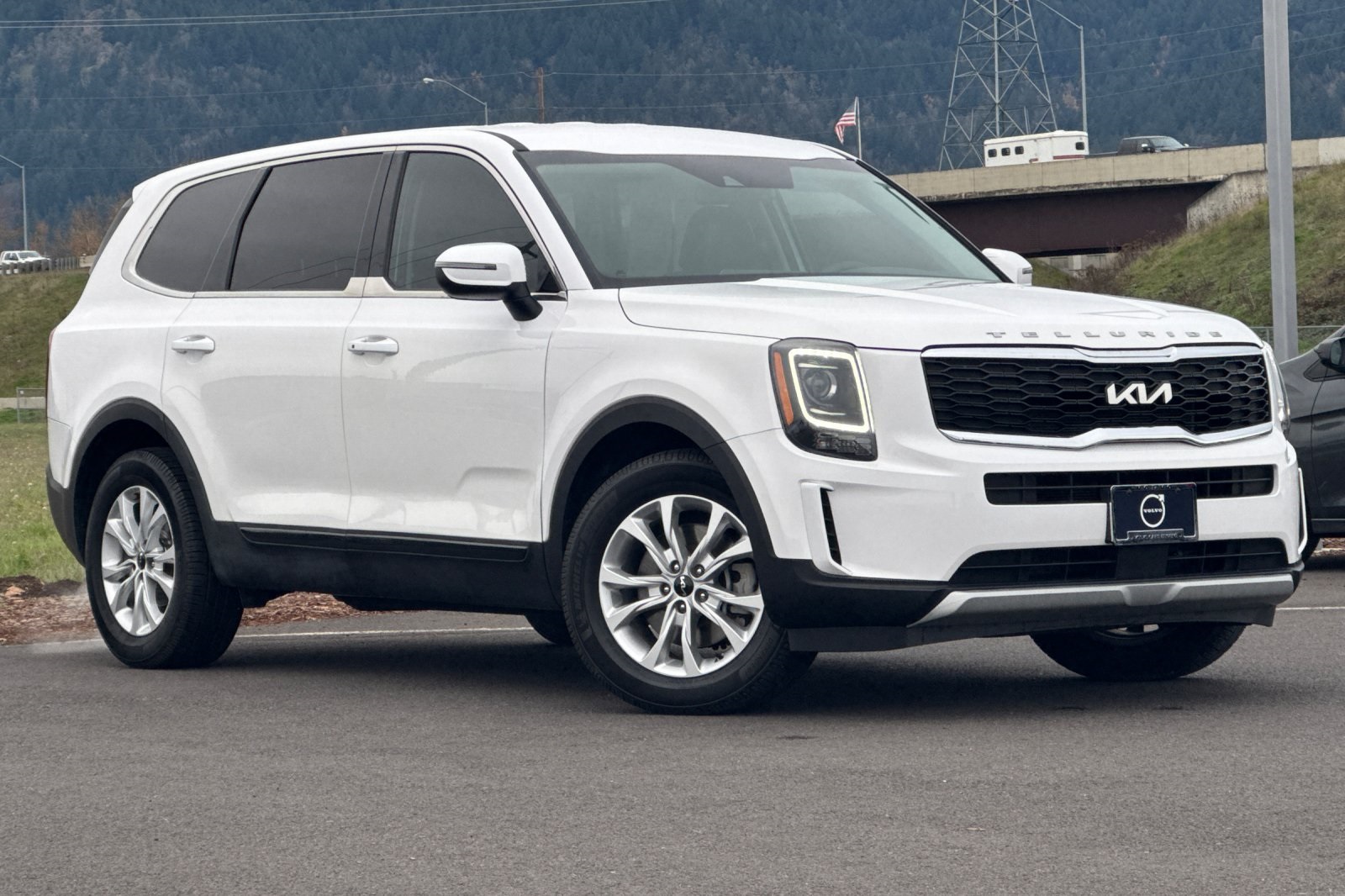 2022 Kia Telluride LX's photo