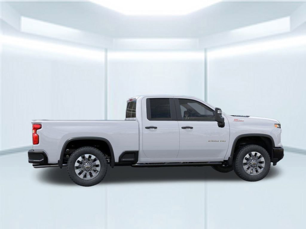 2026 Chevrolet Silverado 2500HD Custom photo 4