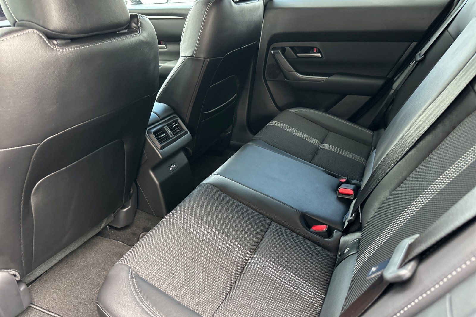 2025 Mazda CX-50 Preferred photo 12