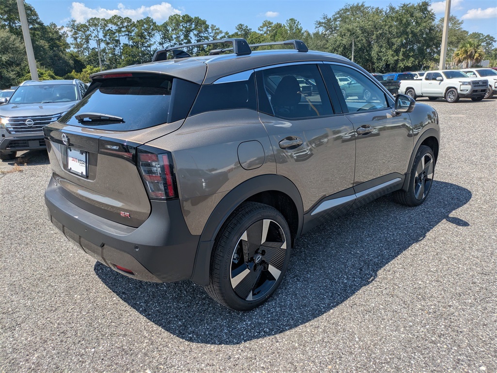 2026 Nissan Kicks SR photo 3