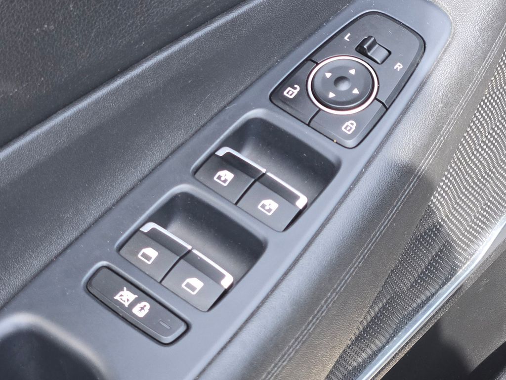 2020 Hyundai Santa Fe SEL photo 16