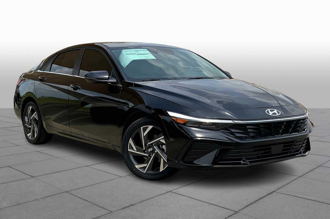 2025 Hyundai Elantra Limited photo 2