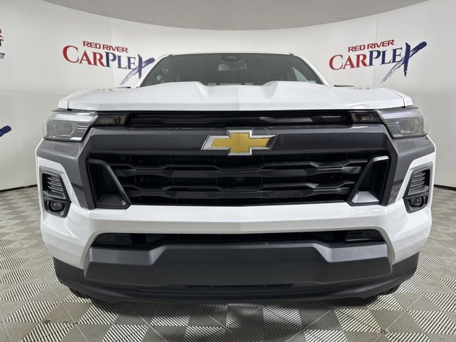 2025 Chevrolet Colorado LT photo 2