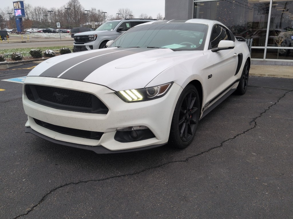 2016 Ford Mustang GT Premium's photo