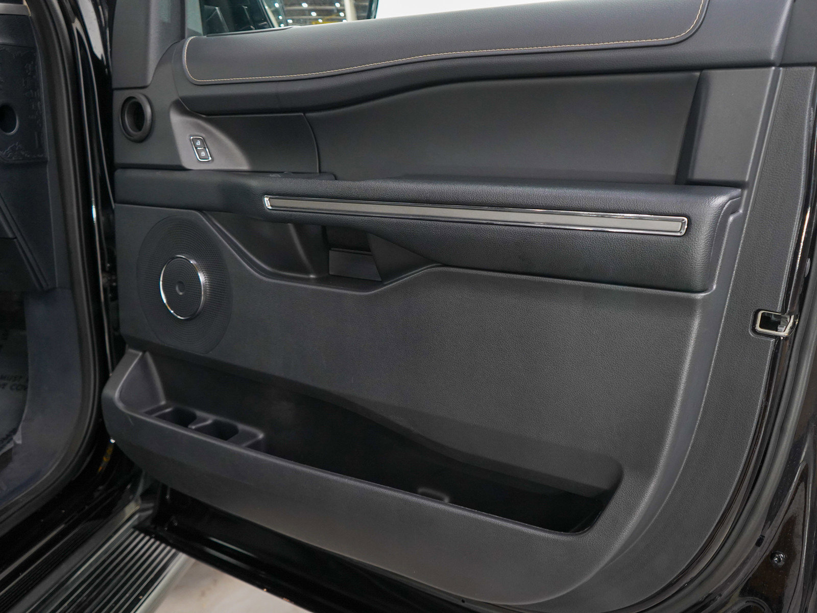 2024 Ford Expedition MAX XLT photo 8