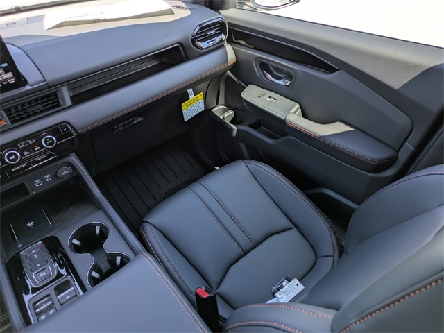 2025 Honda Pilot TrailSport photo 18