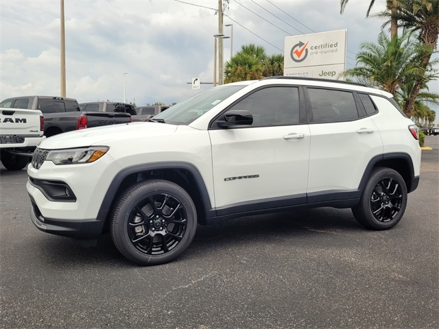 2025 Jeep Compass Latitude photo 2