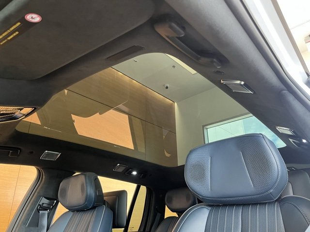 2025 Cadillac Escalade IQ photo 10