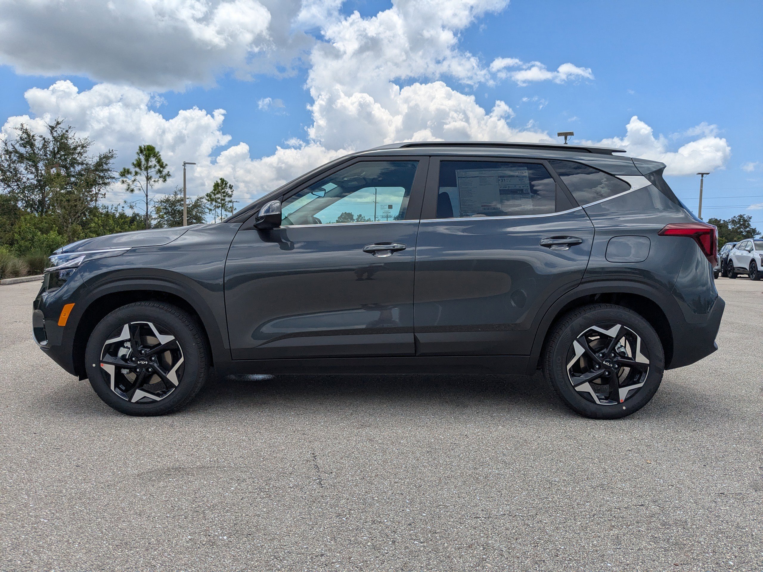 2026 Kia Seltos EX photo 4