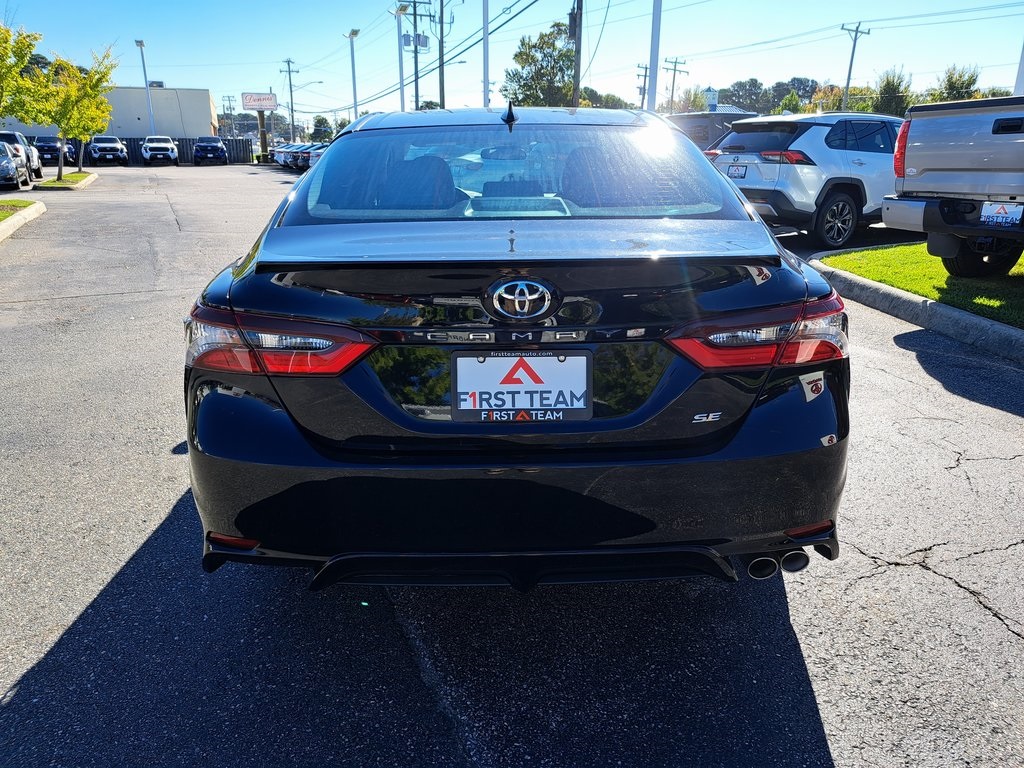 2022 Toyota Camry SE photo 8
