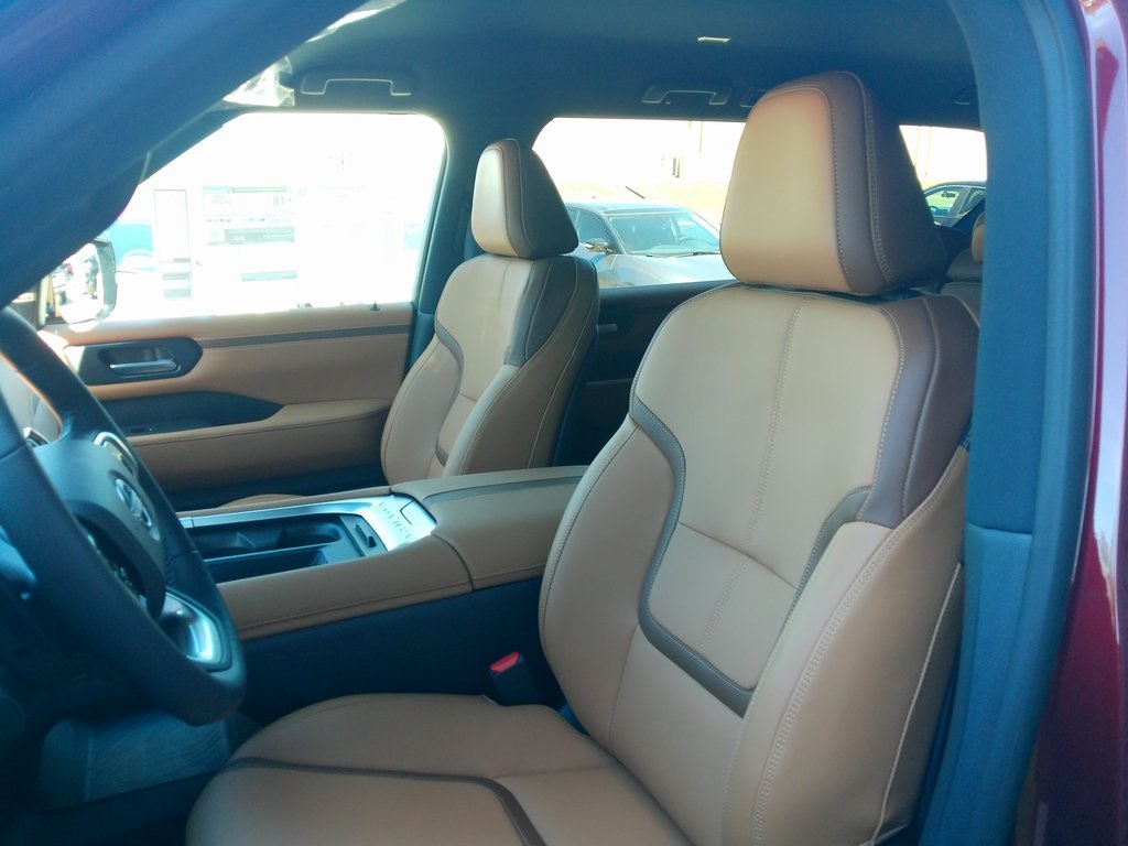 2025 Nissan Armada SL photo 9