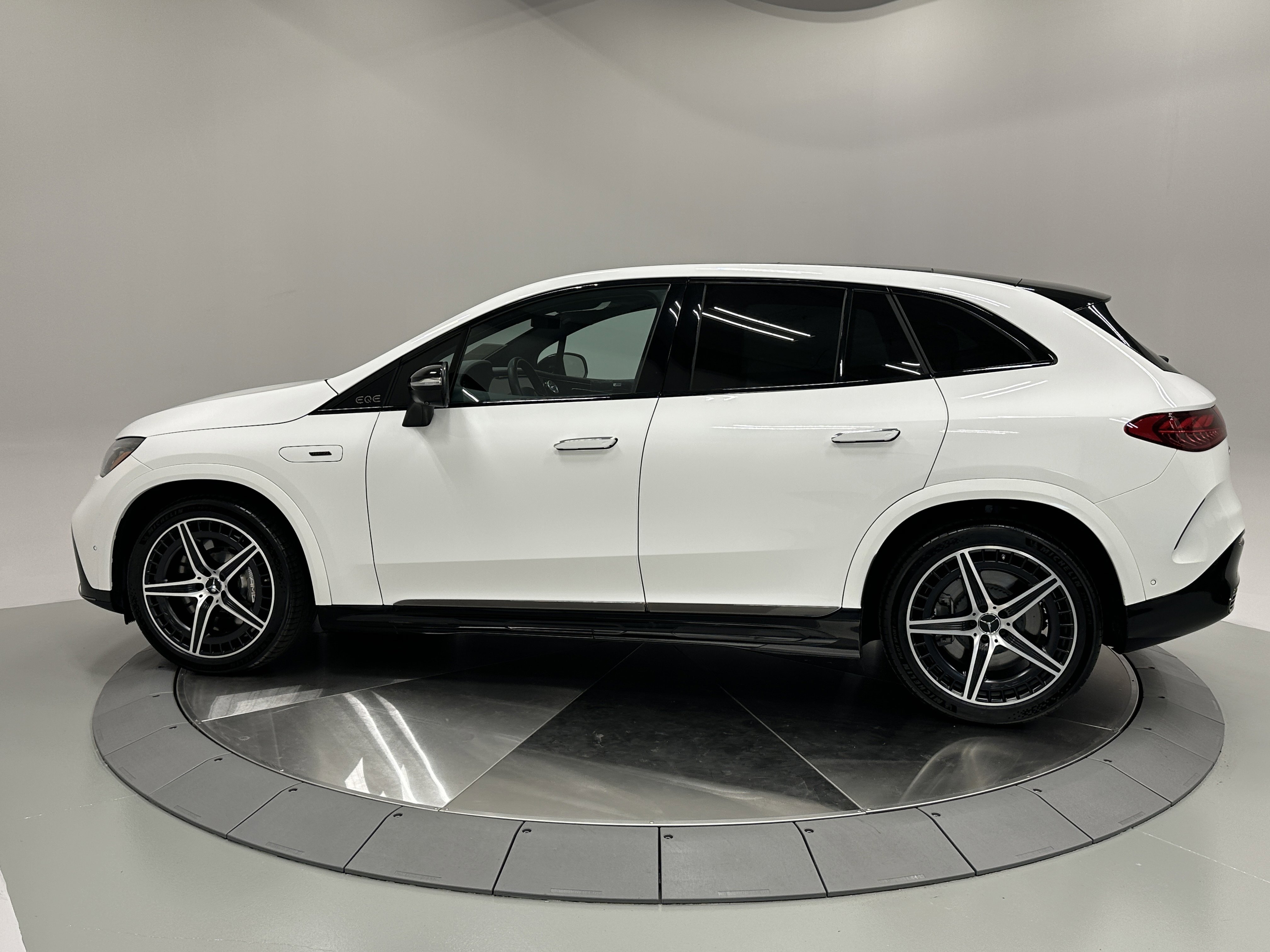 2024 Mercedes Benz EQE SUV AMG 4MATIC photo 4