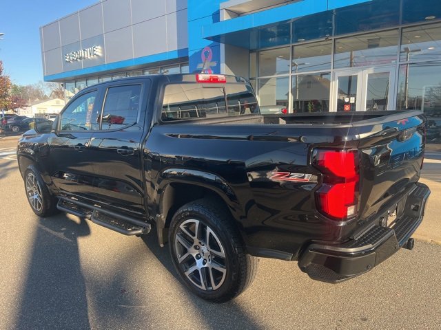 2023 Chevrolet Colorado Z71 photo 3