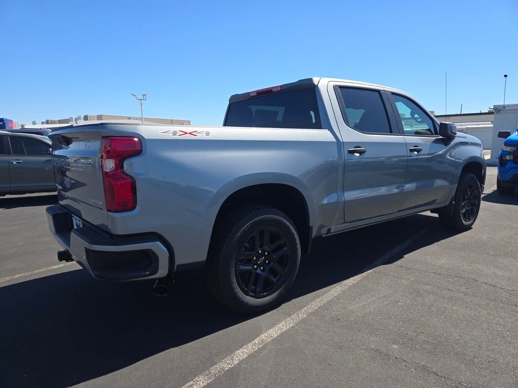 2026 Chevrolet Silverado 1500 Custom photo 4