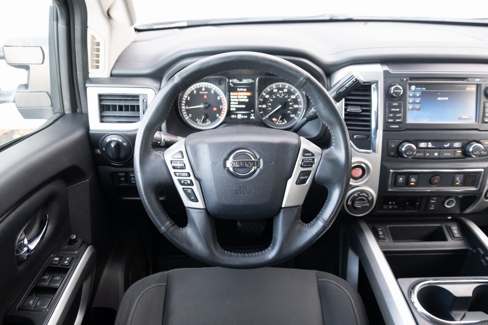 2017 Nissan Titan S photo 2