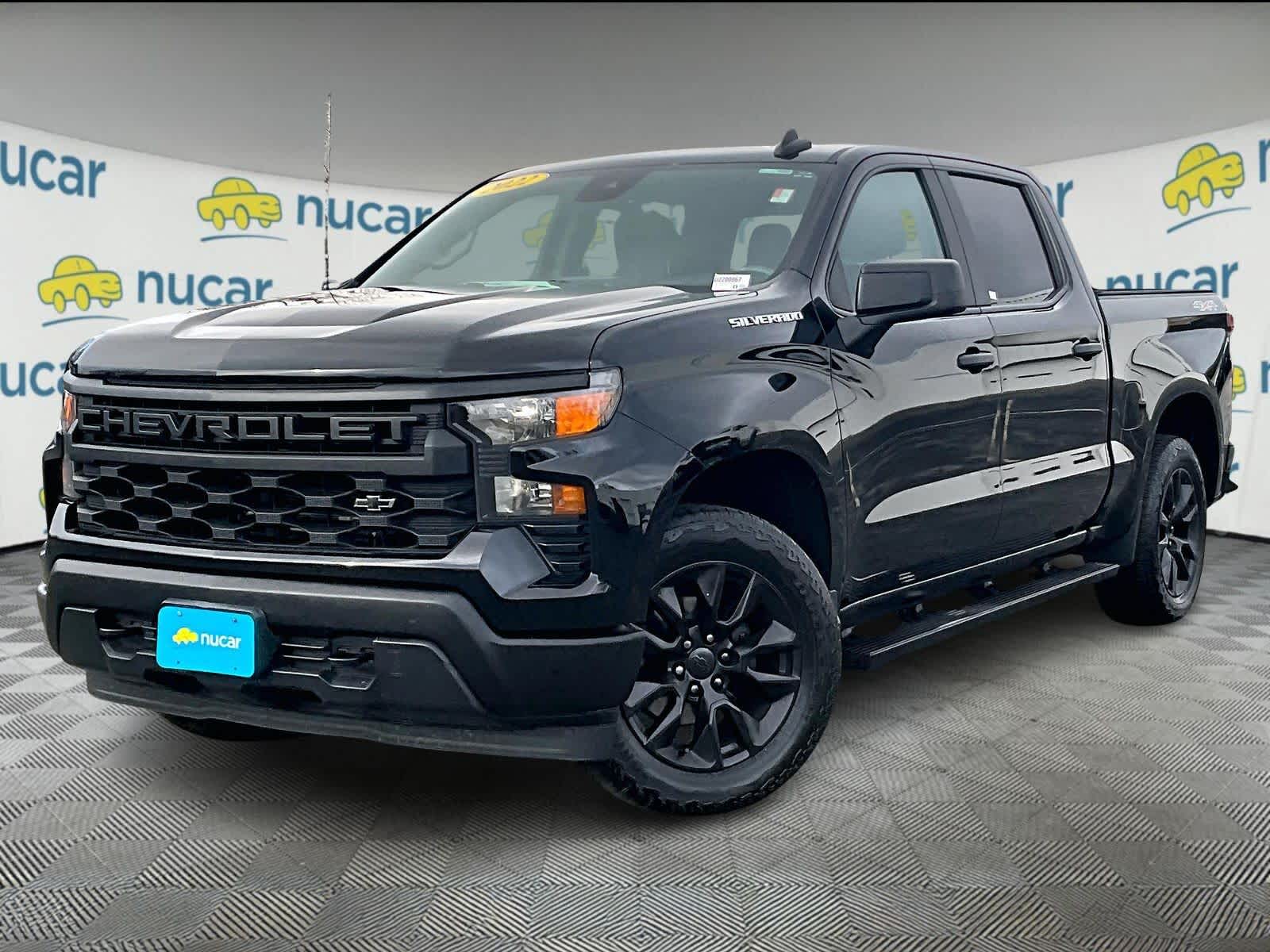 2022 Chevrolet Silverado 1500 Custom photo 2