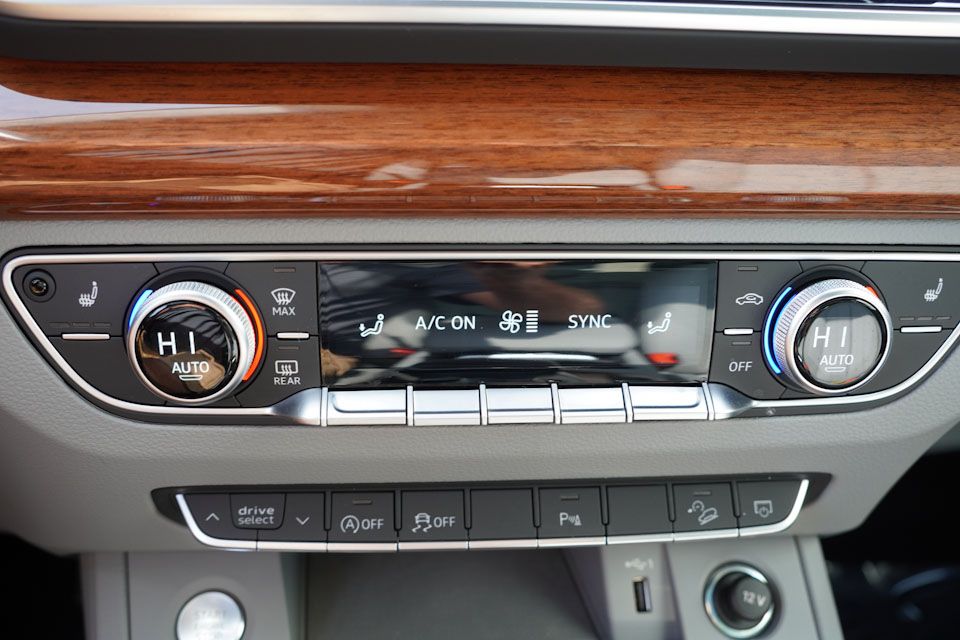 2022 Audi Q5 45 S line Premium photo 25