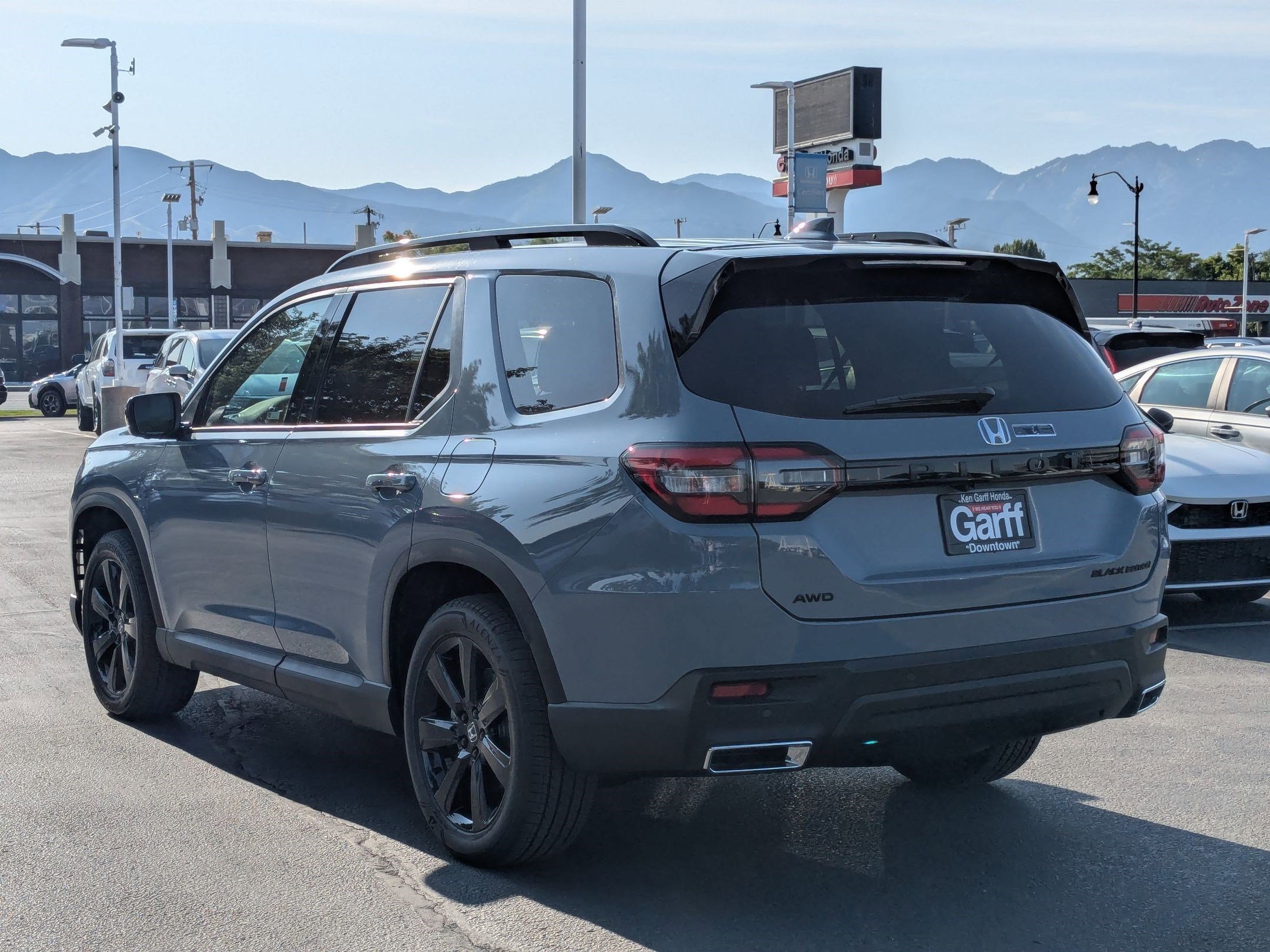 2025 Honda Pilot Black Edition photo 4