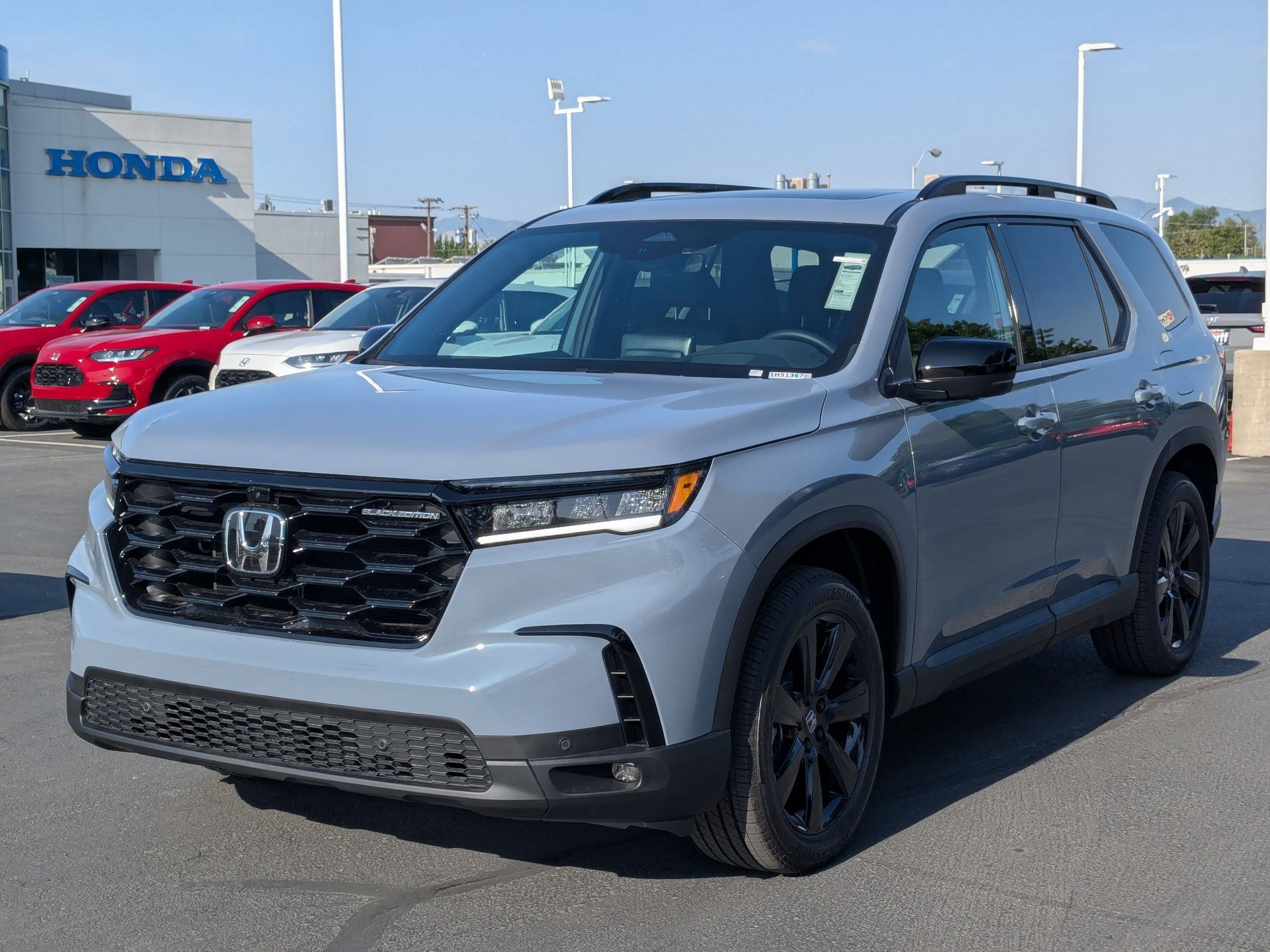 2025 Honda Pilot Black Edition photo 6