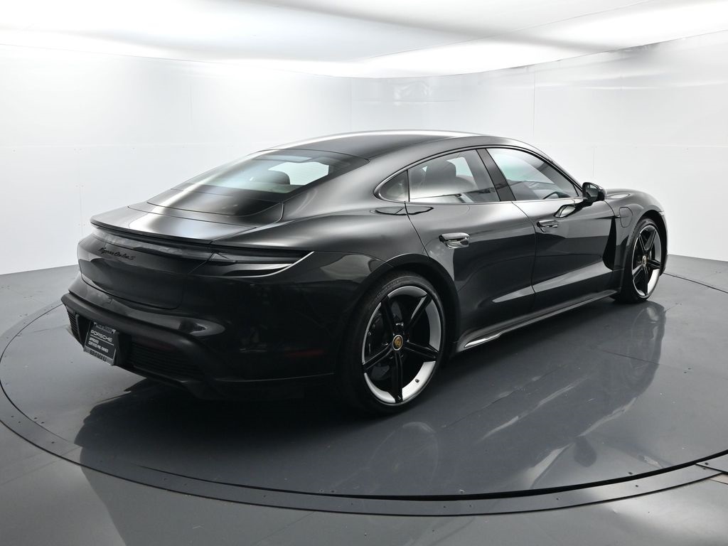 2023 Porsche Taycan Turbo S photo 12