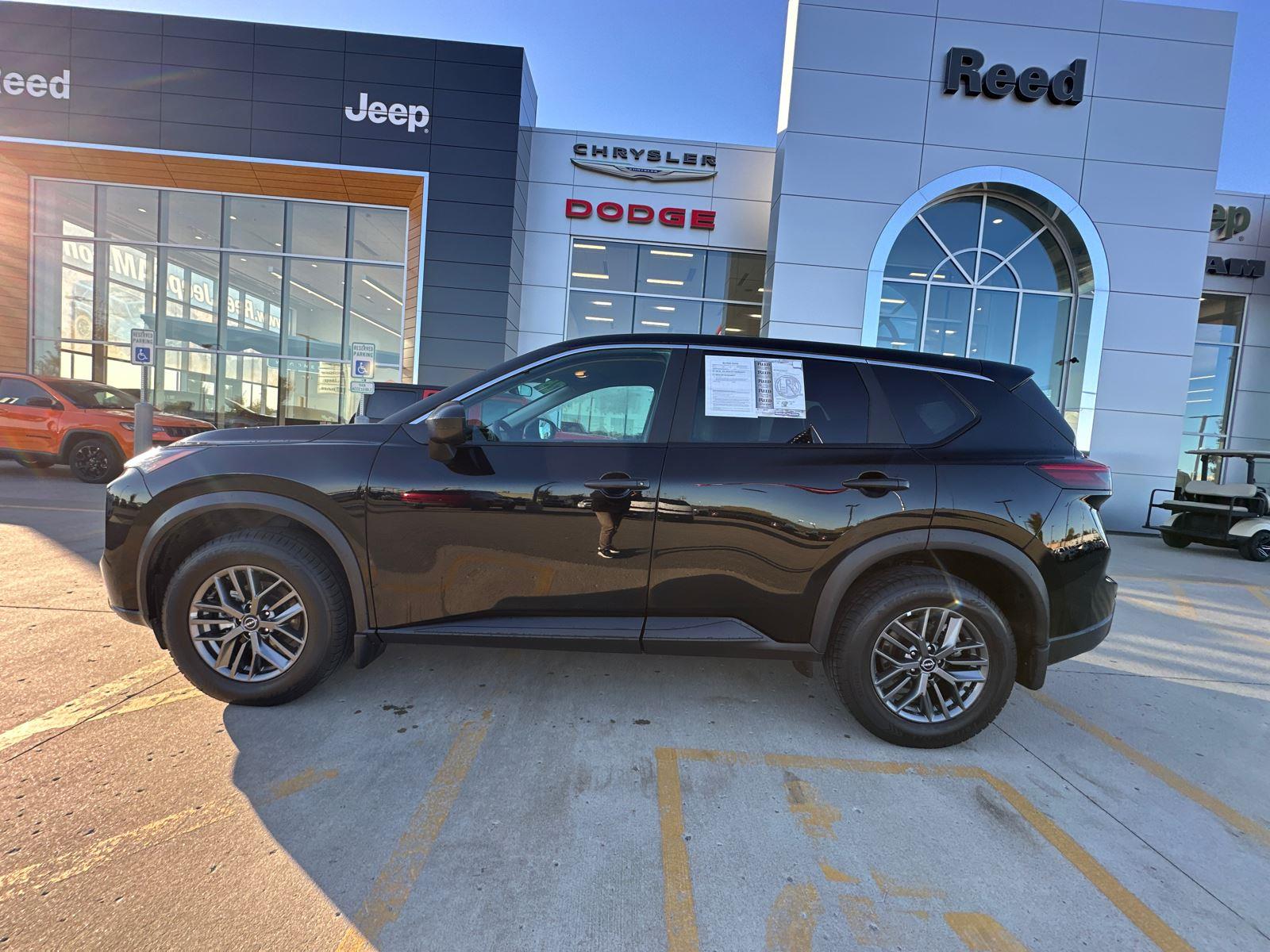 Used 2025 Nissan Rogue S with VIN 5N1BT3AB1SC767192 for sale in Kansas City