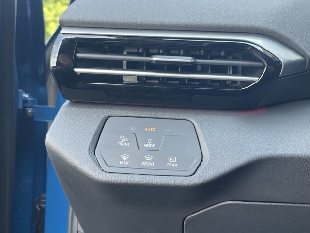 2025 Volkswagen ID.4 Pro Plus photo 28