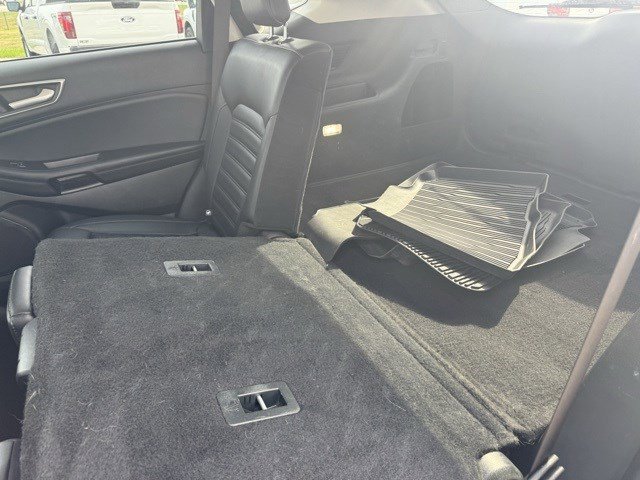 2022 Ford Edge SEL photo 30