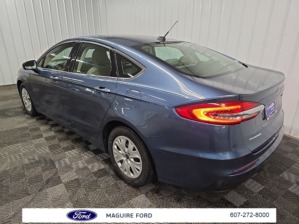2019 Ford Fusion S photo 9