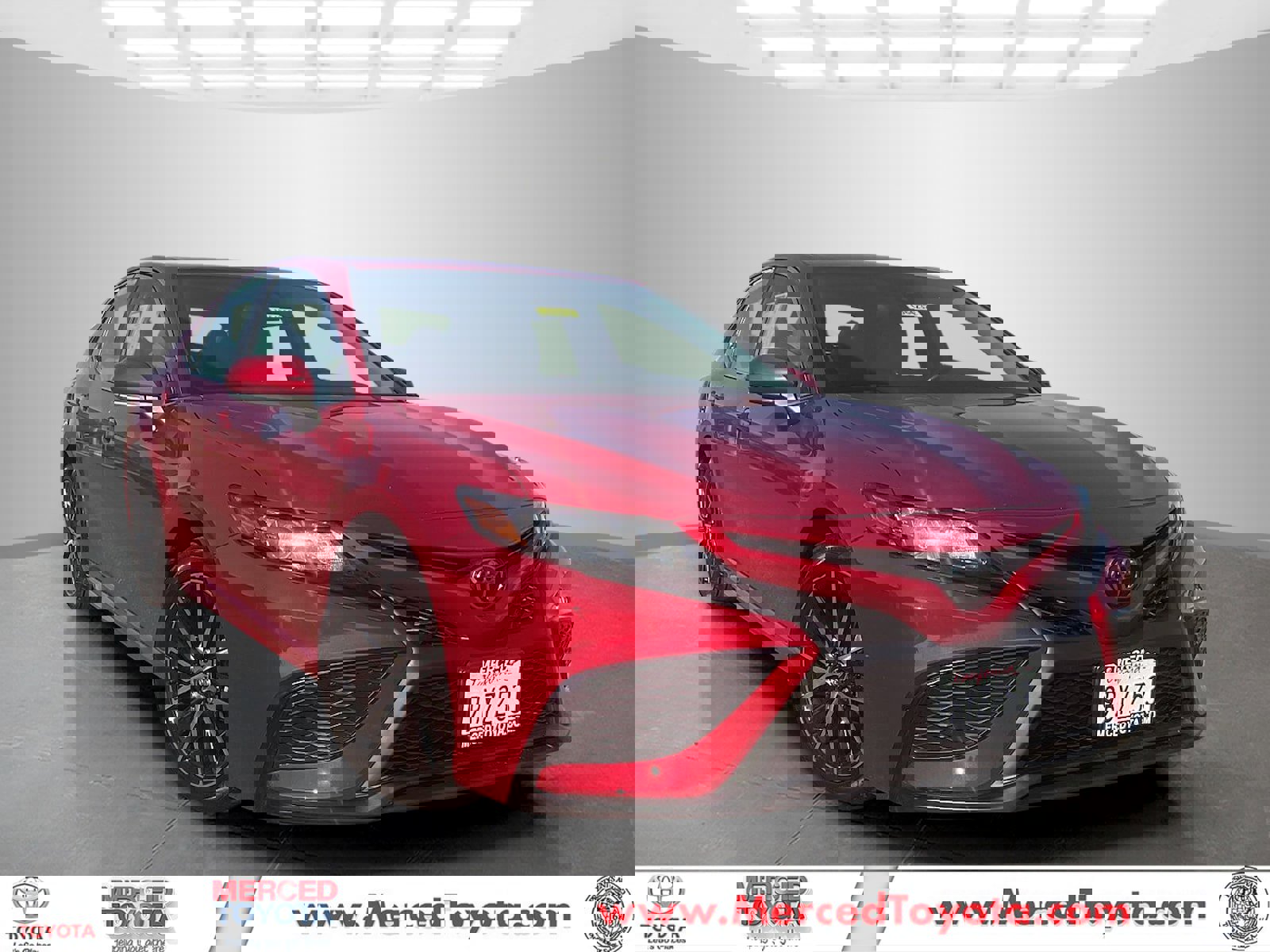 2023 Toyota Camry SE's photo